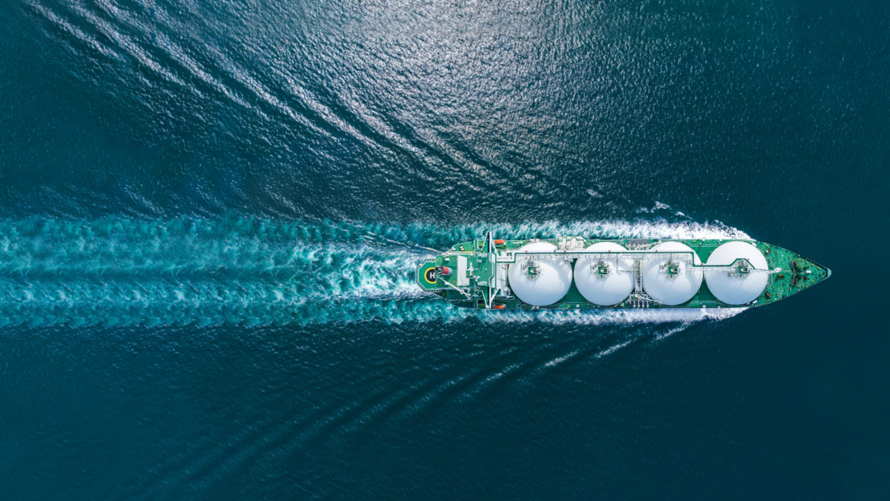 에너지 전환 시대, LNG 운반선의 금융 리스크: 화석연료 운반선 투자 리스크 모니터링 결